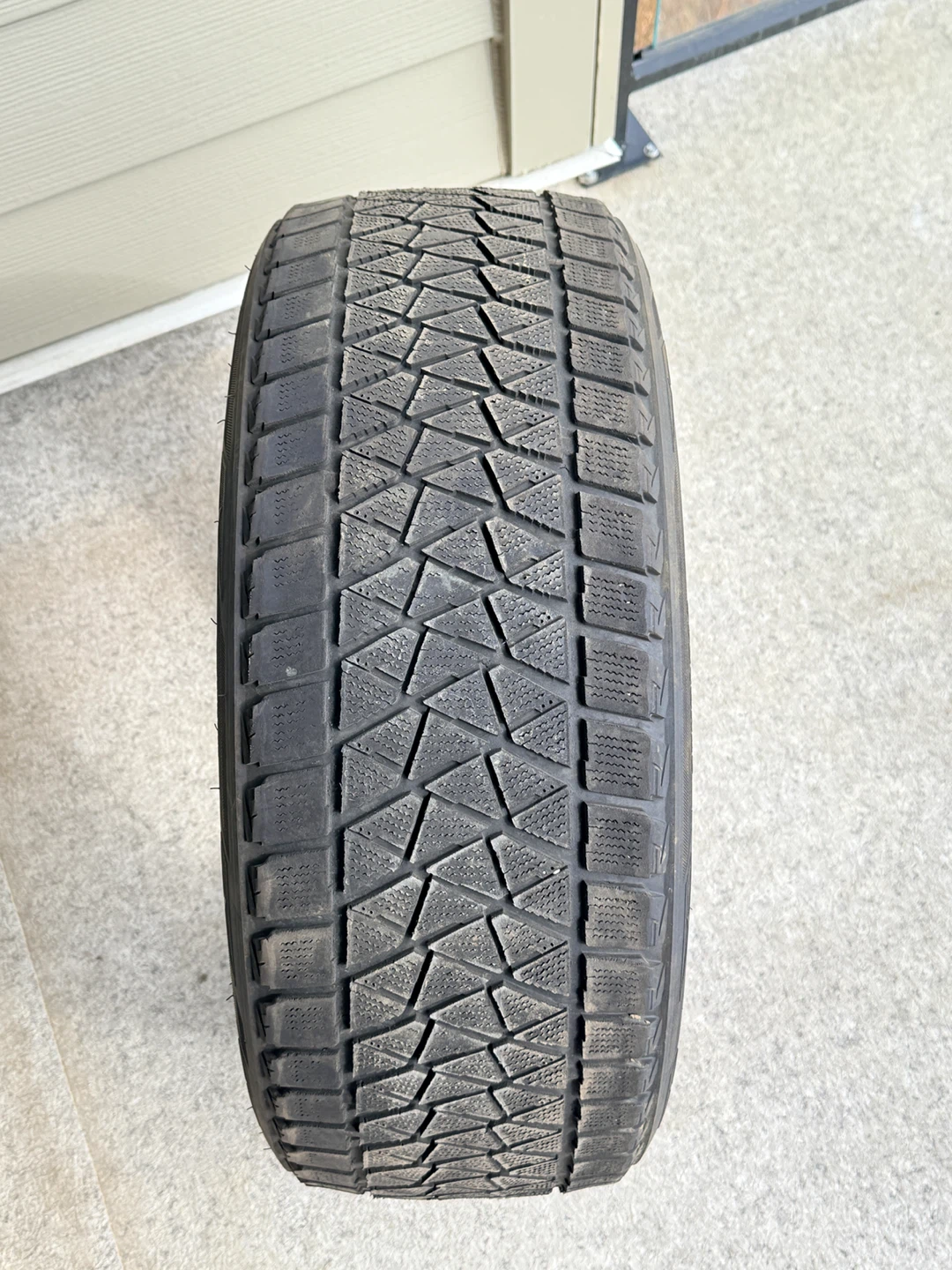 ❄️ PAIR (2) Bridgestone Blizzak DM-V2 Winter Tires – 235/45R19 - photo 3