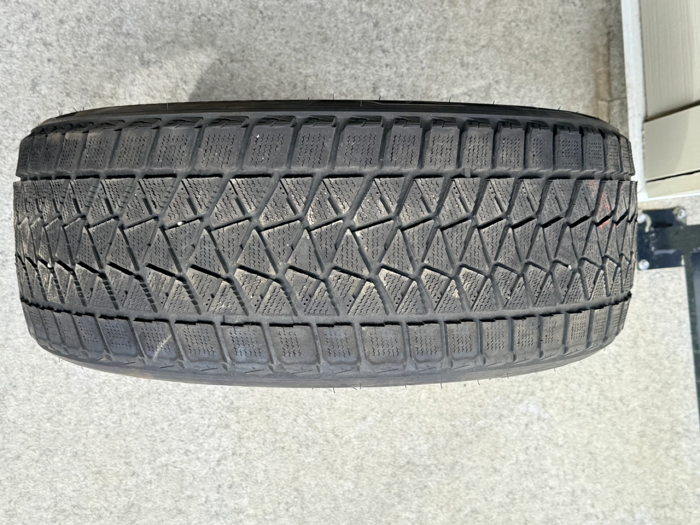 ❄️ PAIR (2) Bridgestone Blizzak DM-V2 Winter Tires – 235/45R19 - photo 4