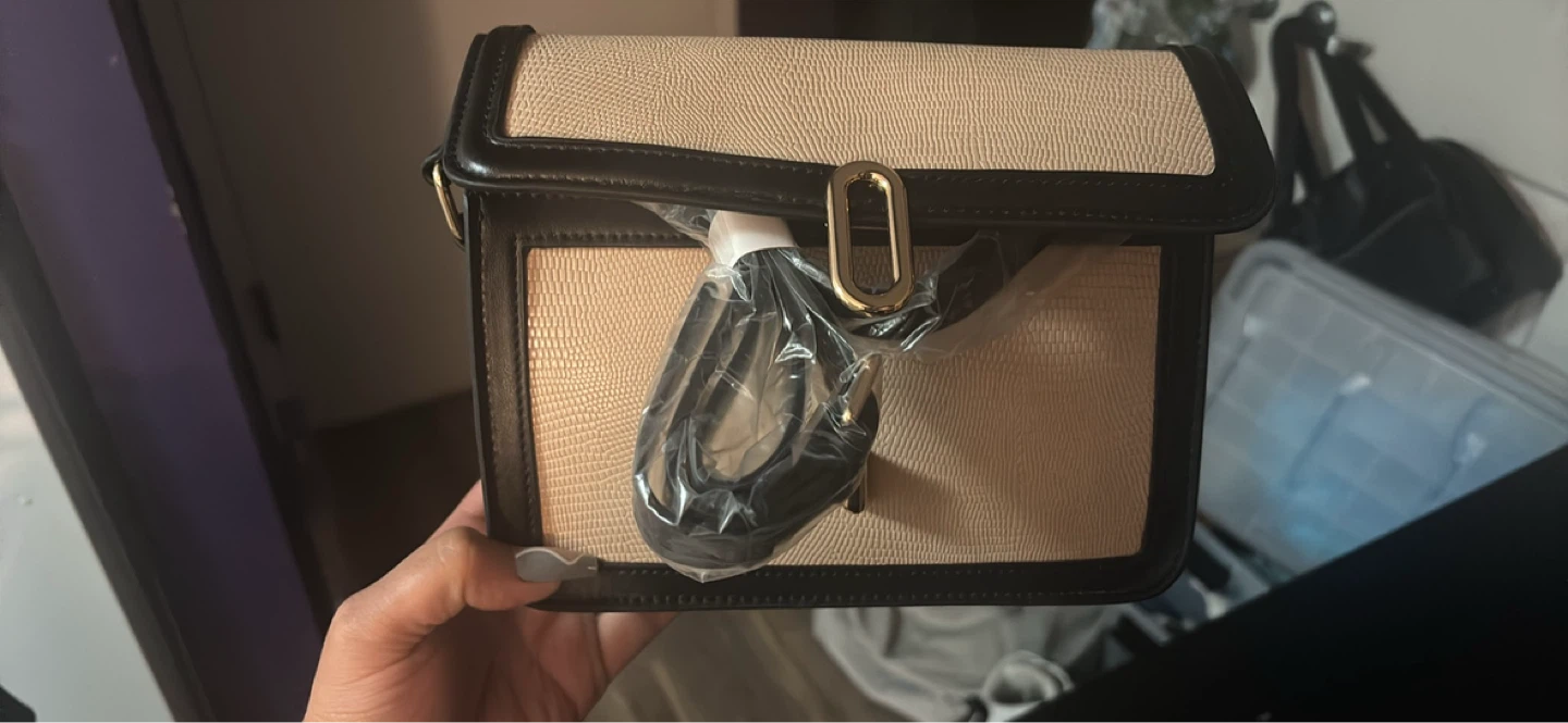 Beige and Black Shoulder Bag with Gold Clasp - photo 2