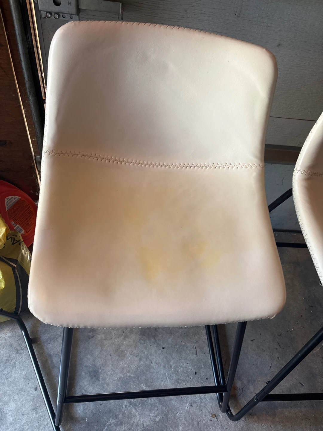 4 white bar stools - photo 3