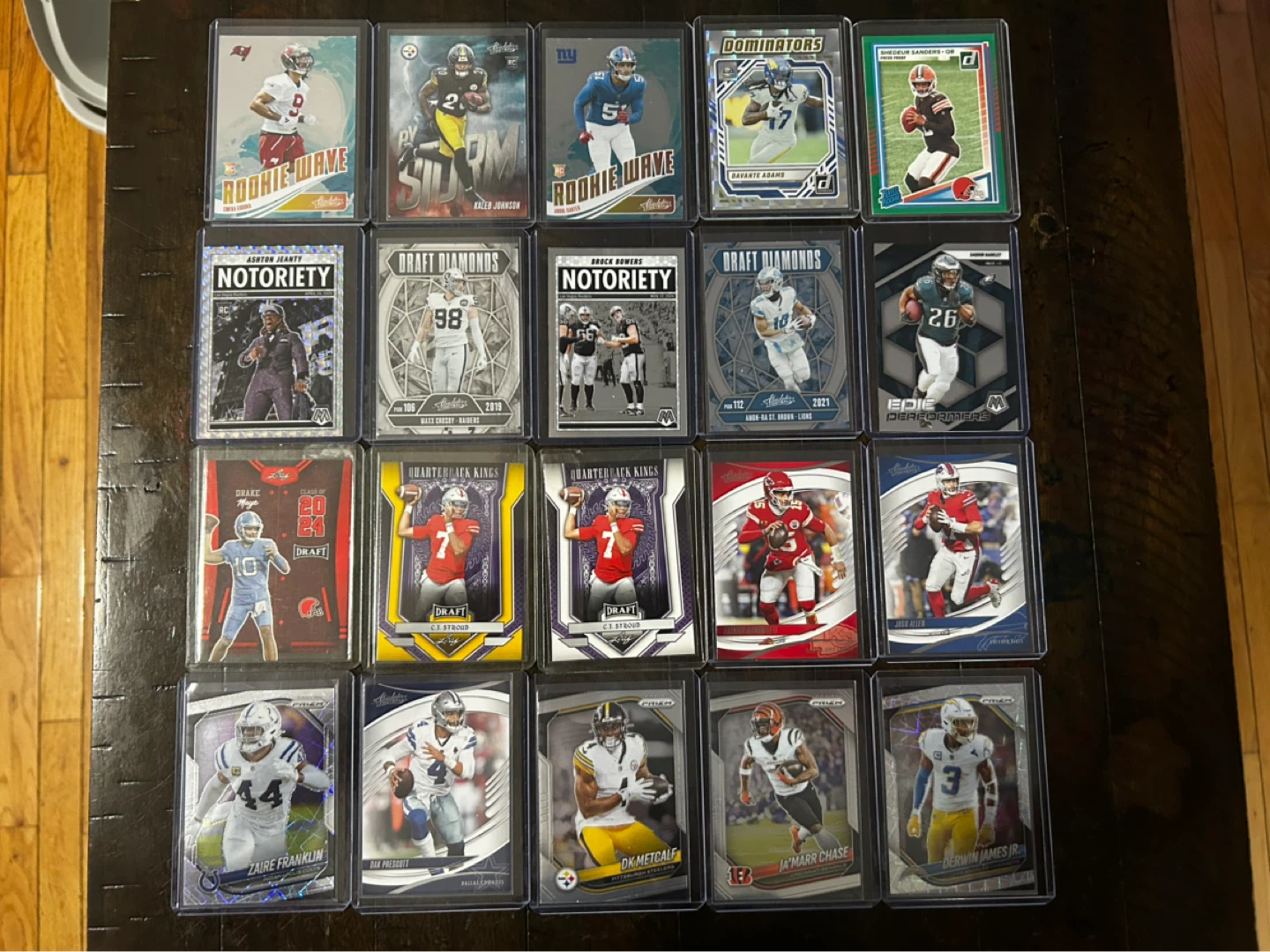 Lot of 20 NFL Football Trading Cards