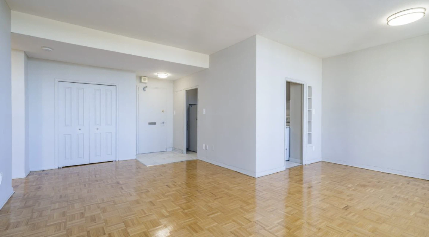Empty apartment unit - photo 3