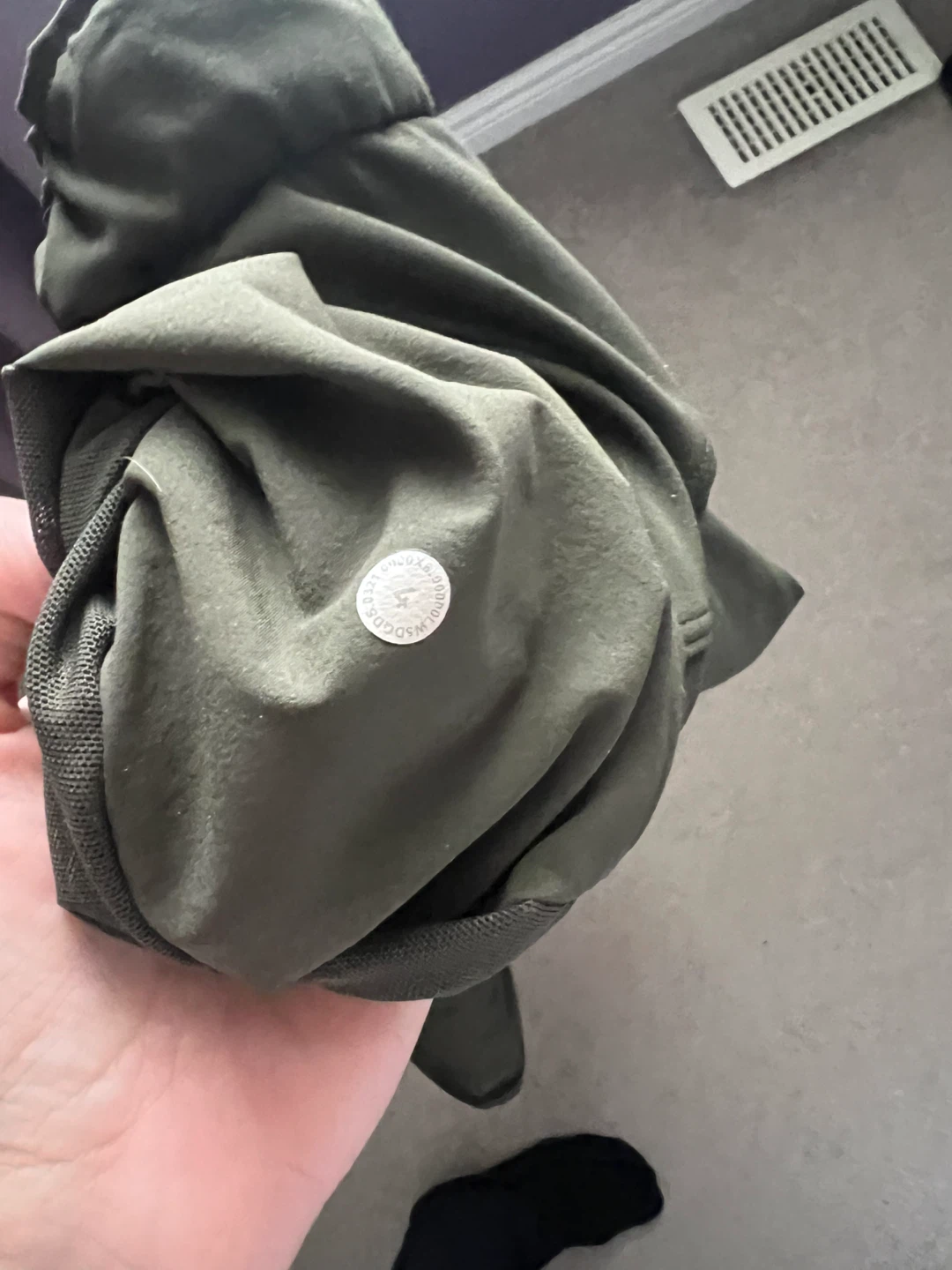 Lululemon High-Rise Jogger Pants - size 4 - photo 4