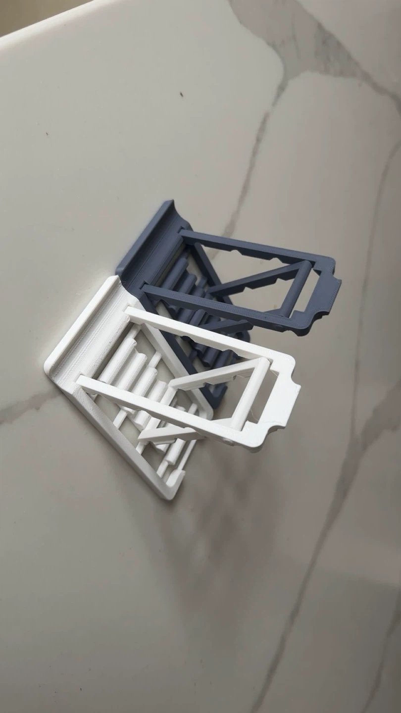 3D printed adjustable phone stands