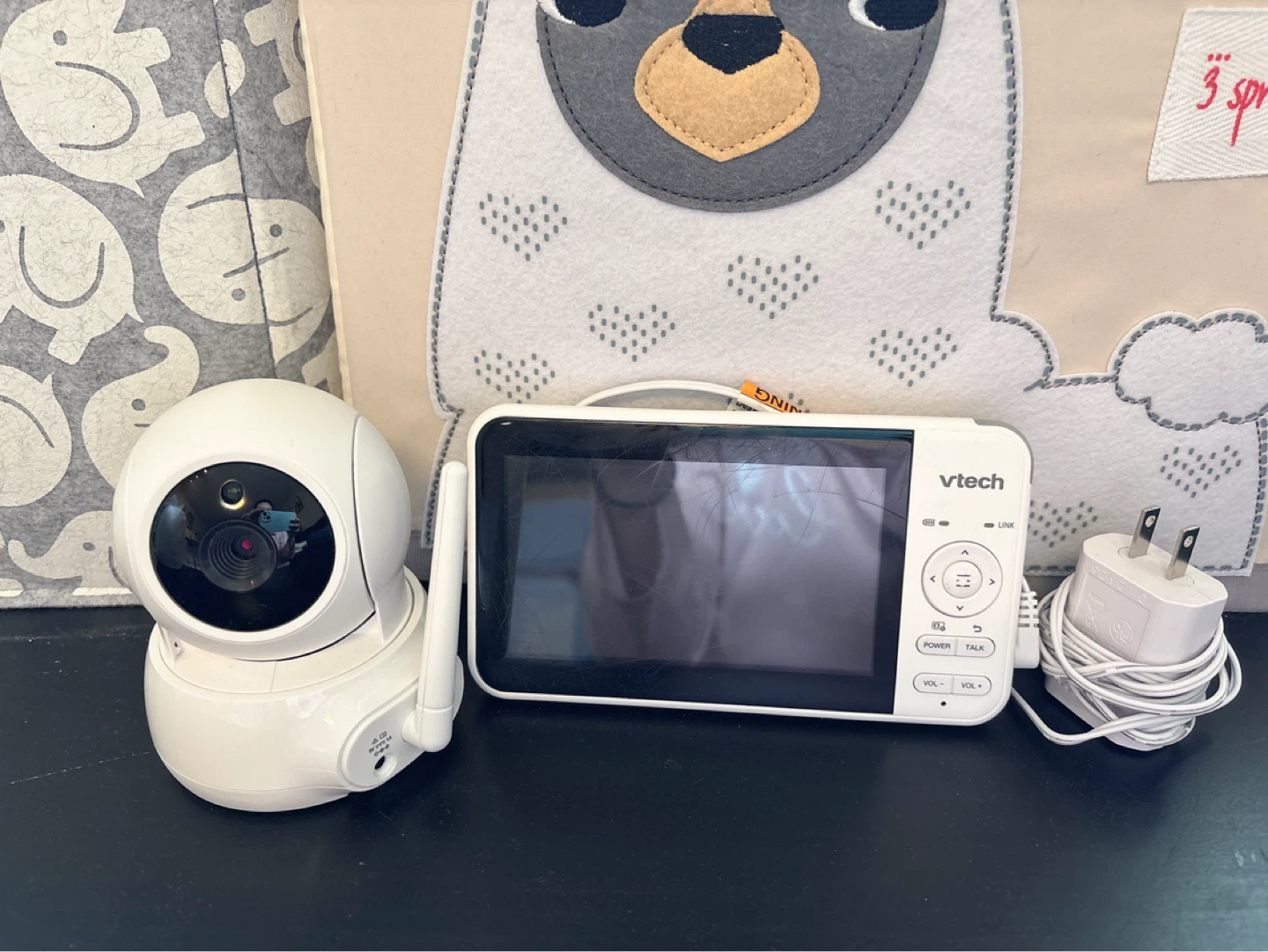 VTech VM321 Video Baby Monitor with Camera and Parent Unit