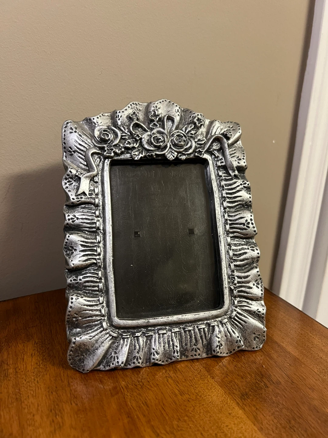 Ornate Silver Tone Tabletop Picture Frame