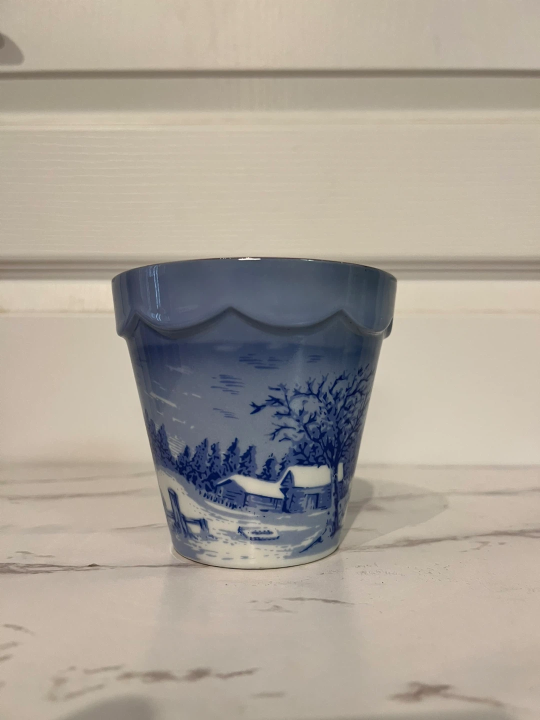 Vintage “The Homestead in Winter” Pot - photo 3