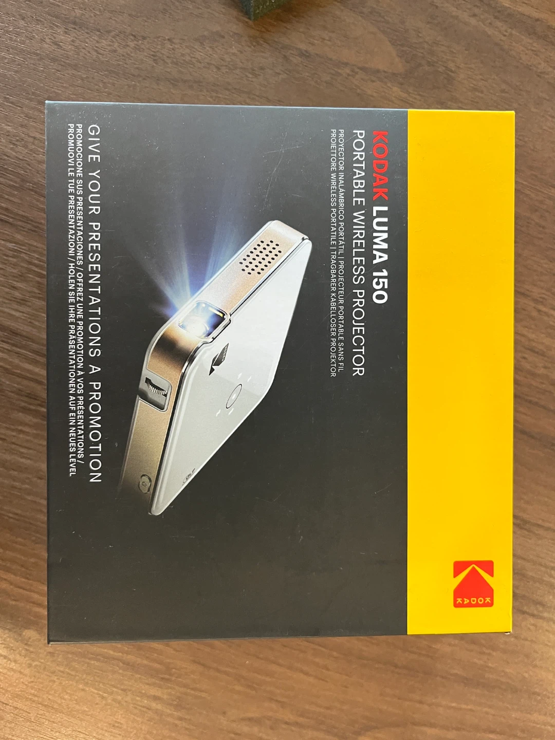 KODAK Luma 150 Ultra Mini Pocket Projector - photo 2