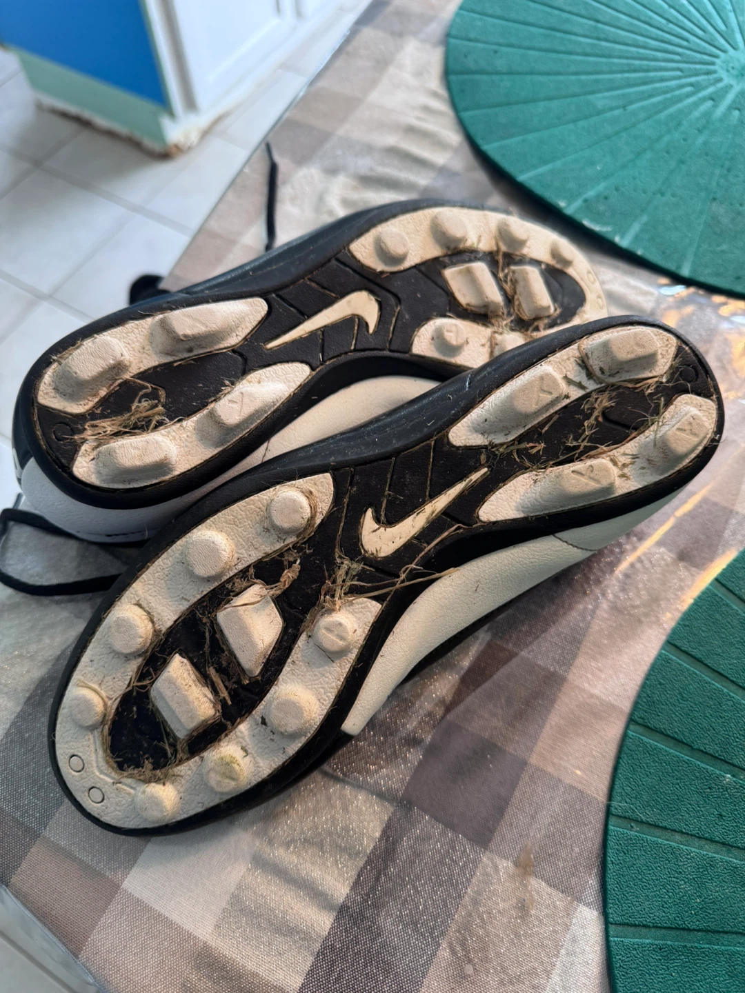 Nike Youth Soccer Cleats - photo 3