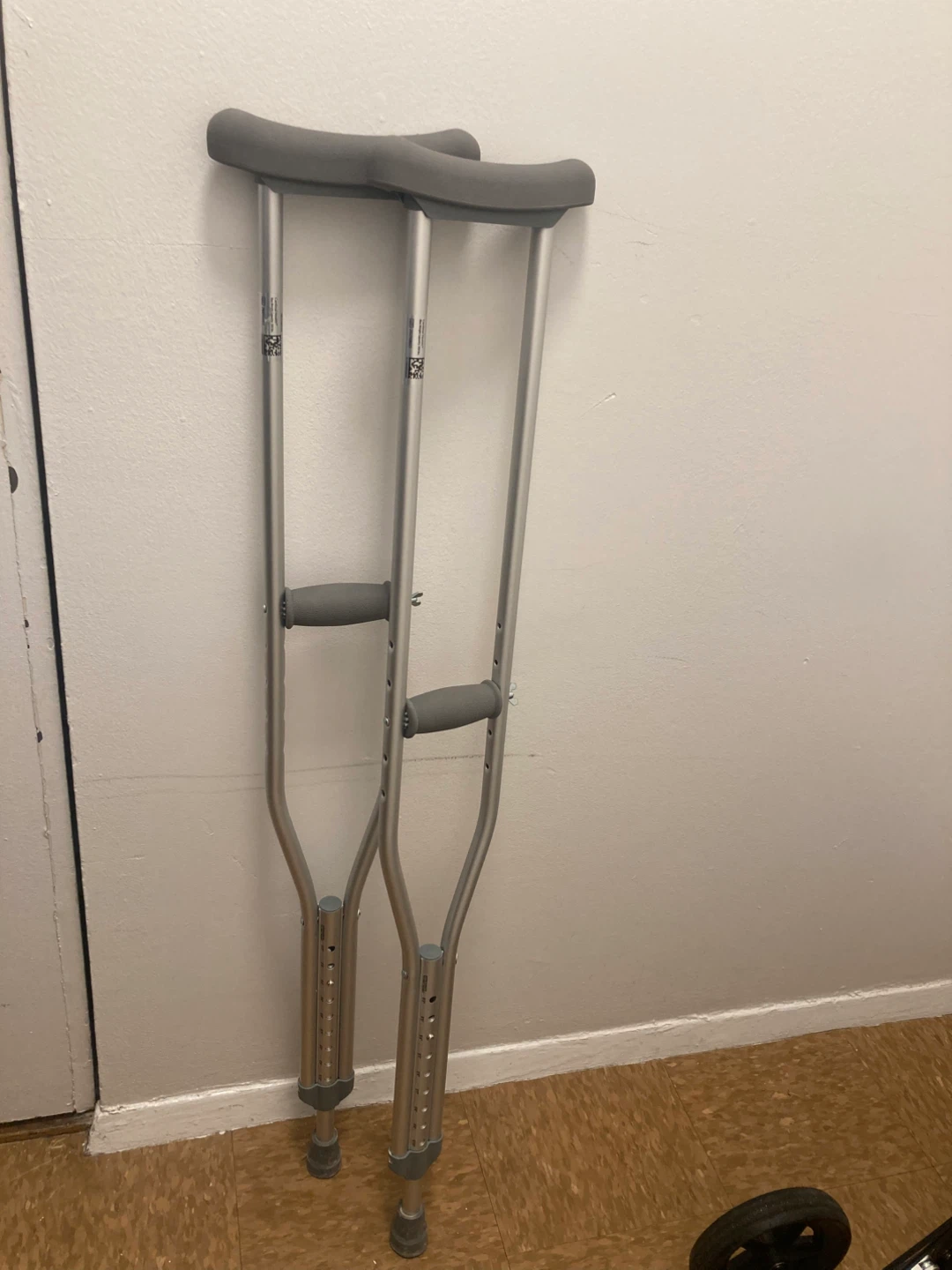 Adjustable Aluminum Crutches