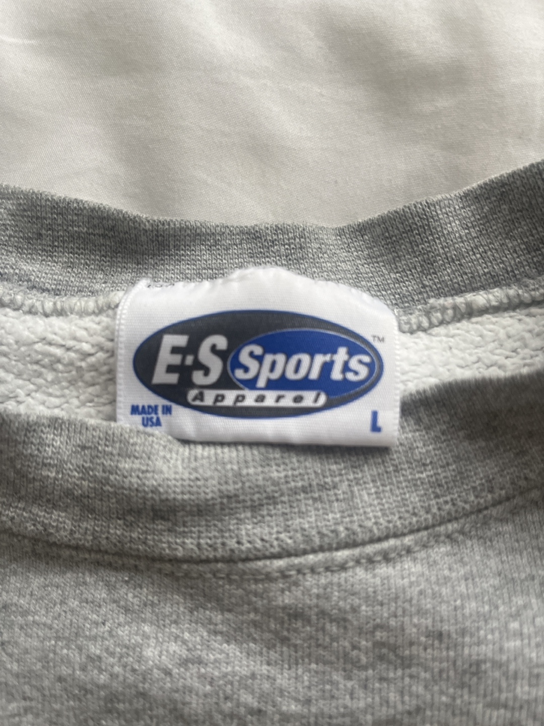 University of Massachusetts E-S VINTAGE Crewneck - photo 2