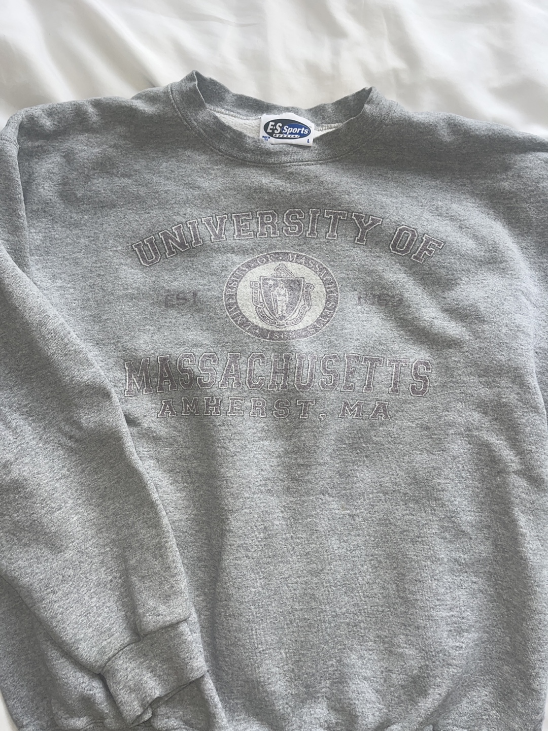 University of Massachusetts E-S VINTAGE Crewneck