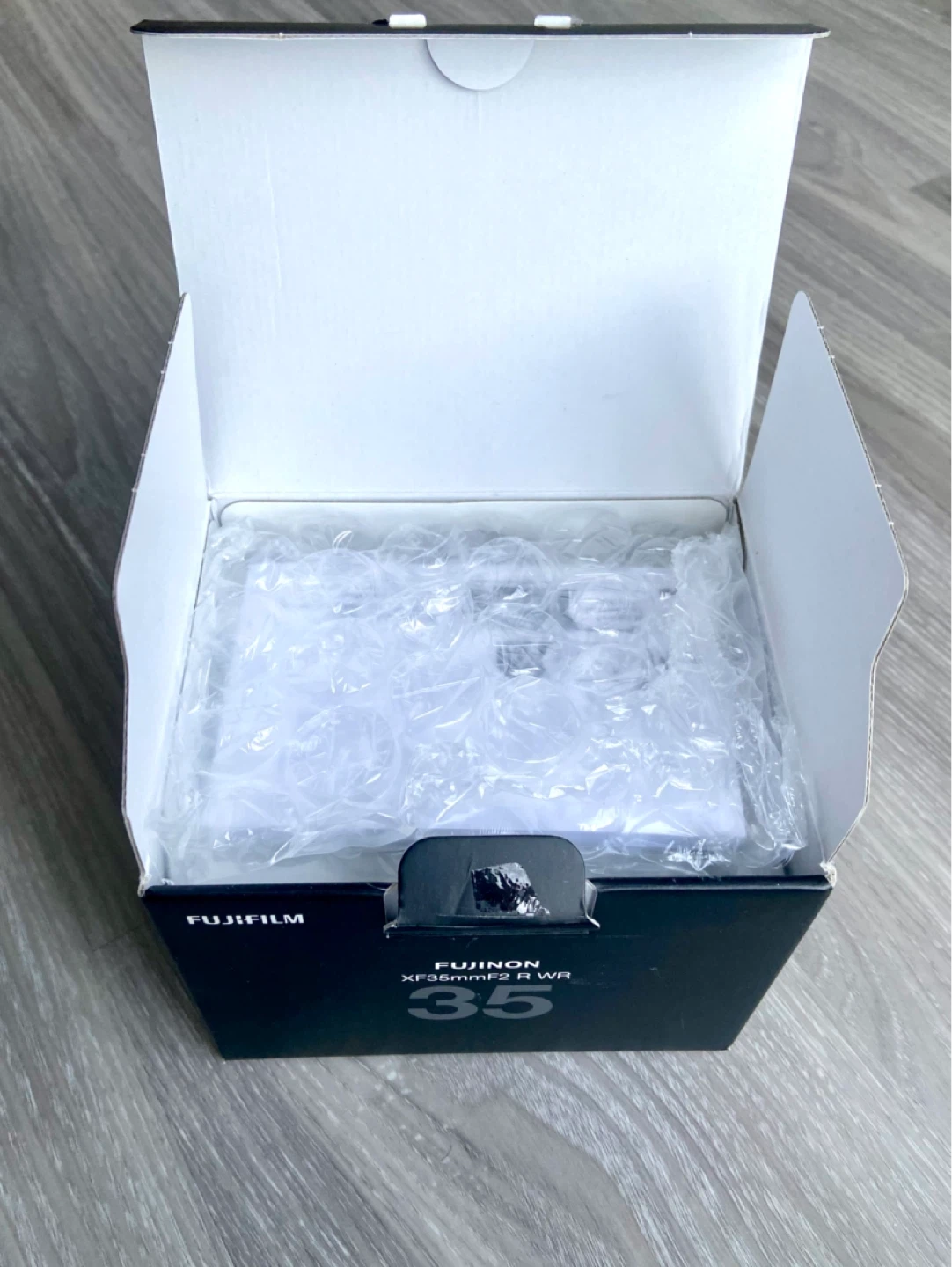 Fujinon XF35mm f2R WR lens *NEW* (Quick Sale) - photo 2