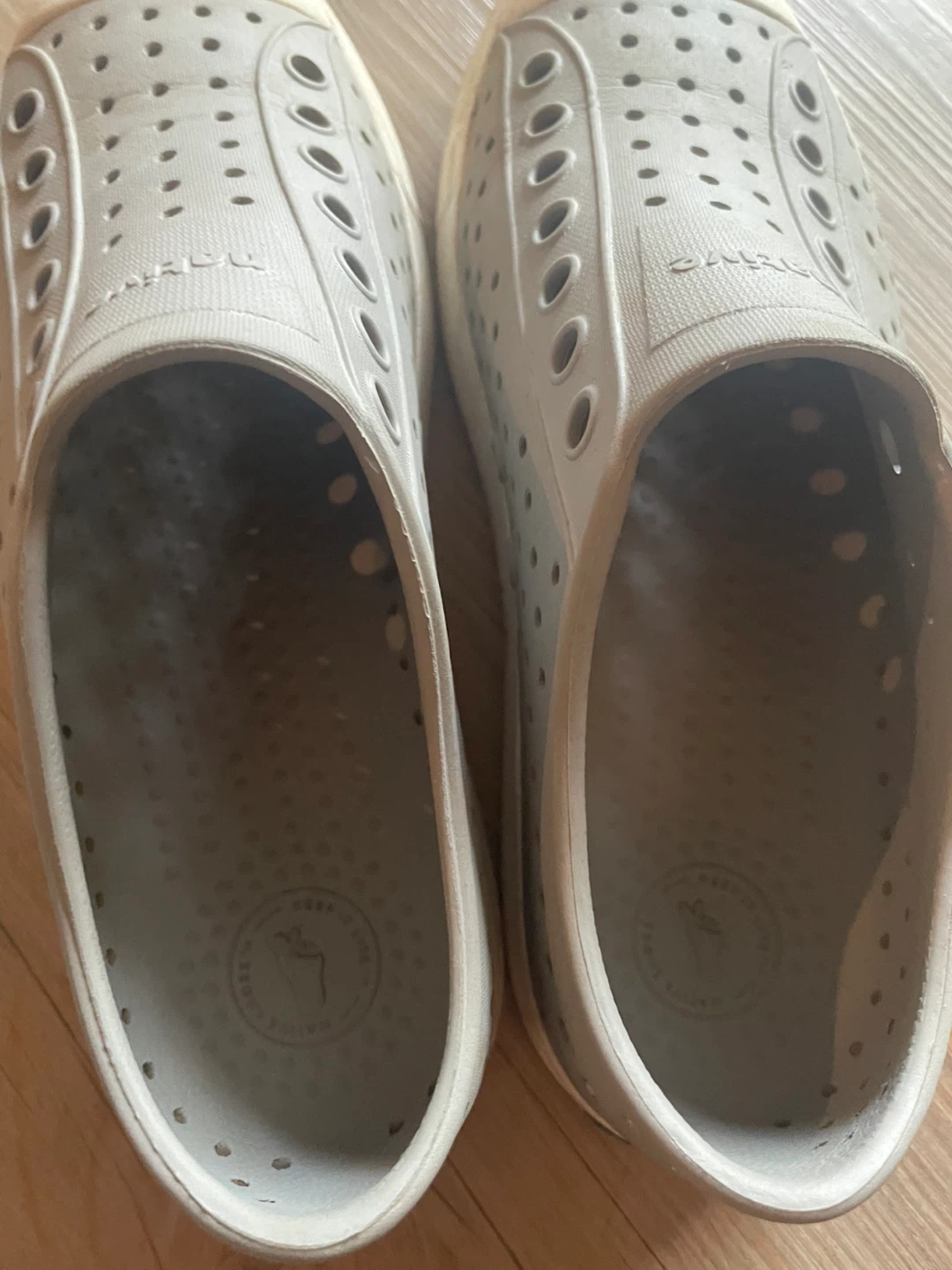 Native Jefferson Shoes - Grey Slip-ons - W8 - photo 3