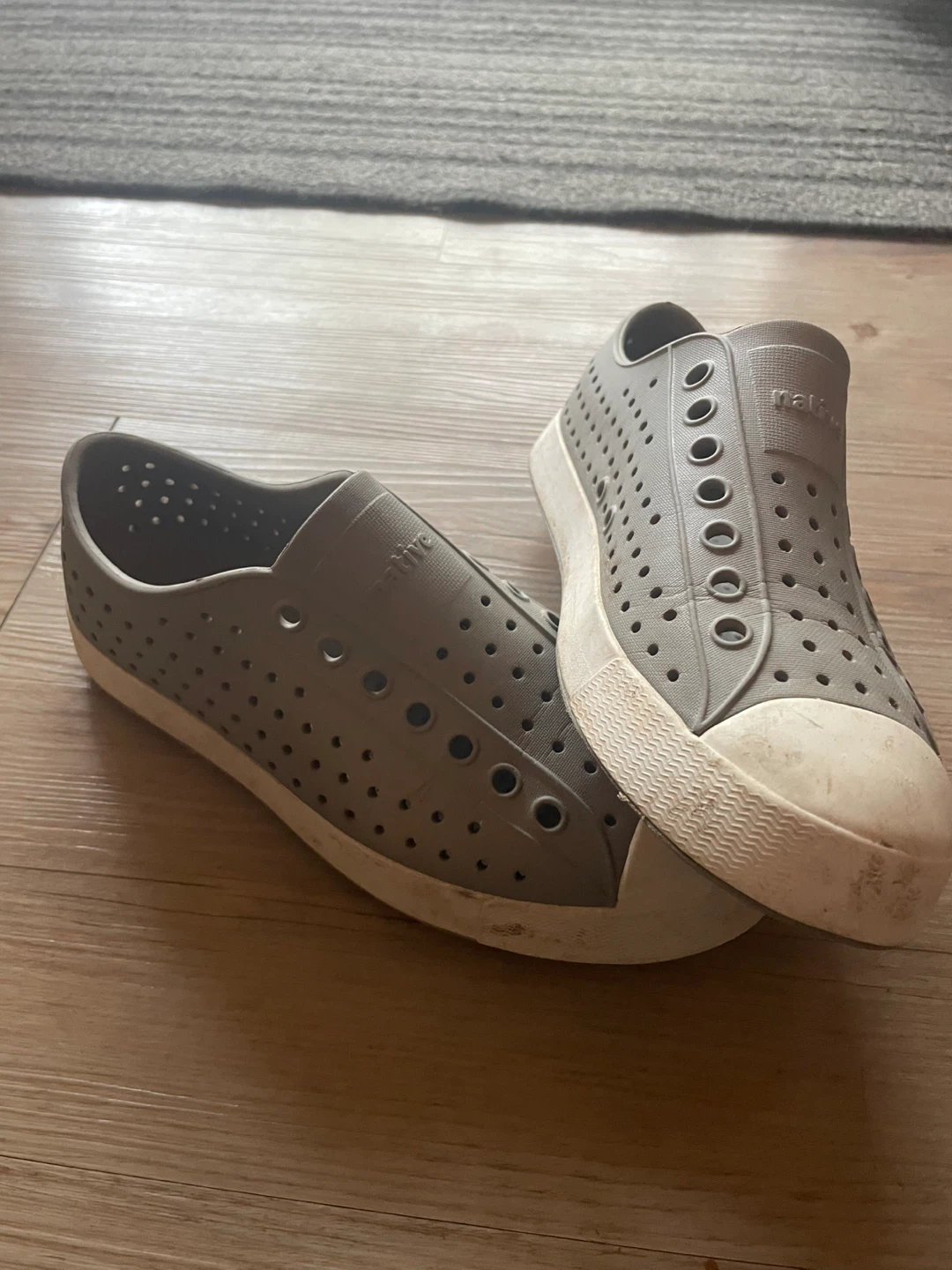 Native Jefferson Shoes - Grey Slip-ons - W8