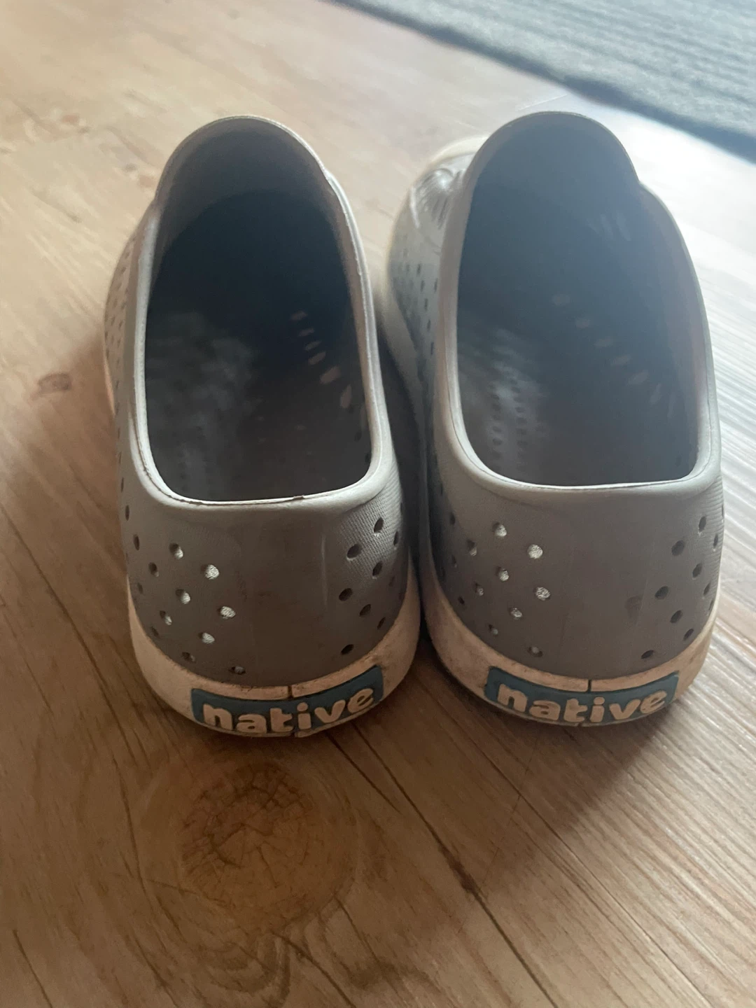 Native Jefferson Shoes - Grey Slip-ons - W8 - photo 4
