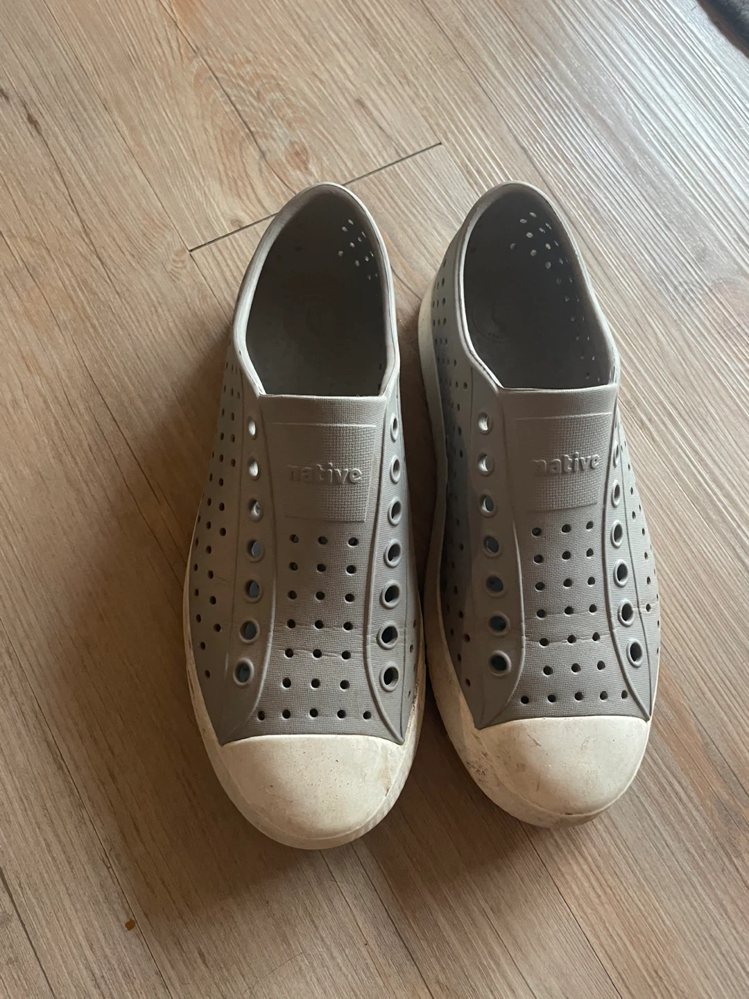 Native Jefferson Shoes - Grey Slip-ons - W8 - photo 2