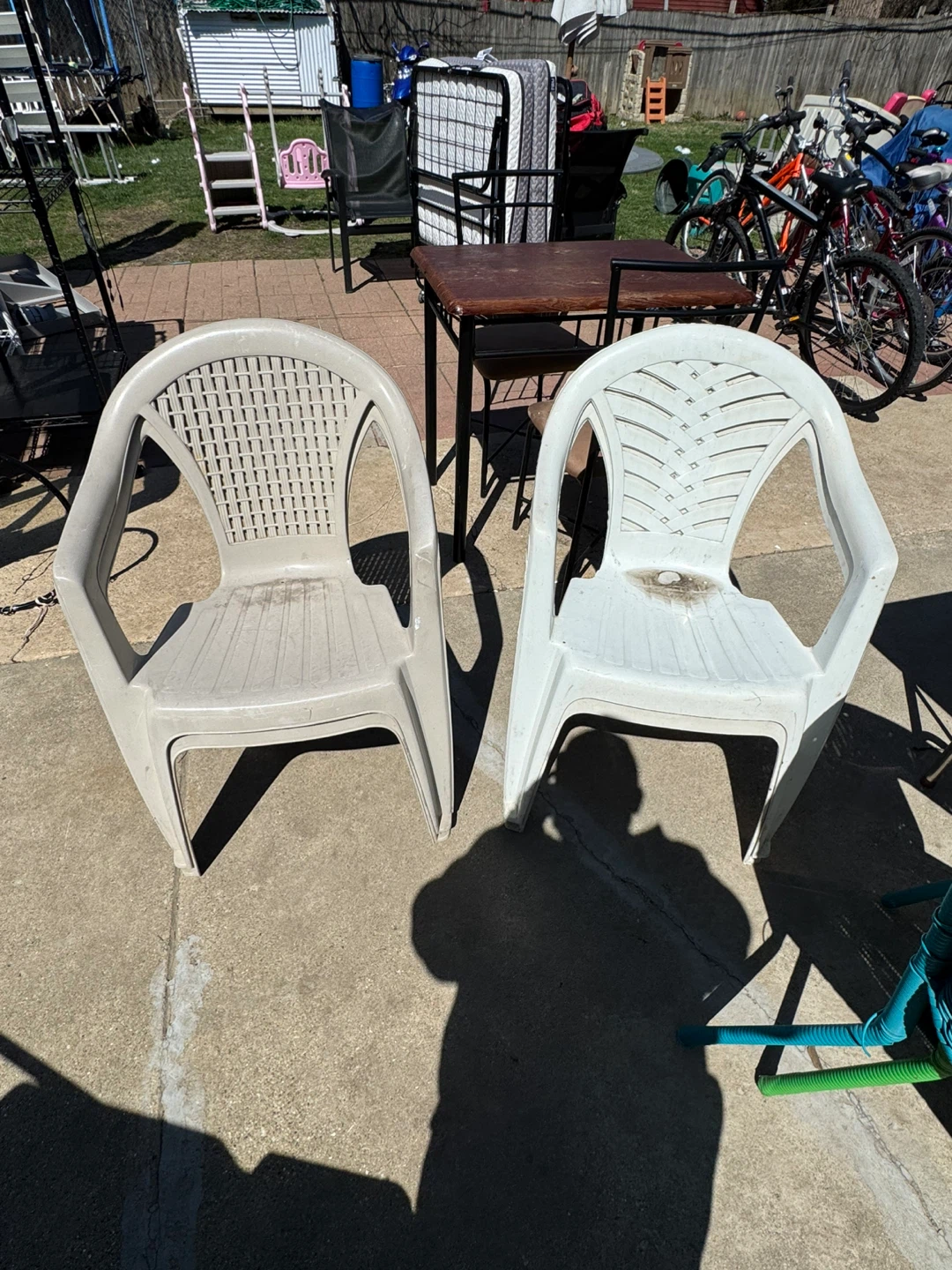 Plastic Patio Chairs - Set of 4 Tan & White)
