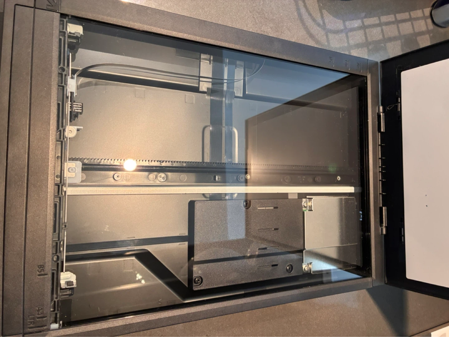 Canon CanoScan LiDE 300 Flatbed Scanner - photo 4