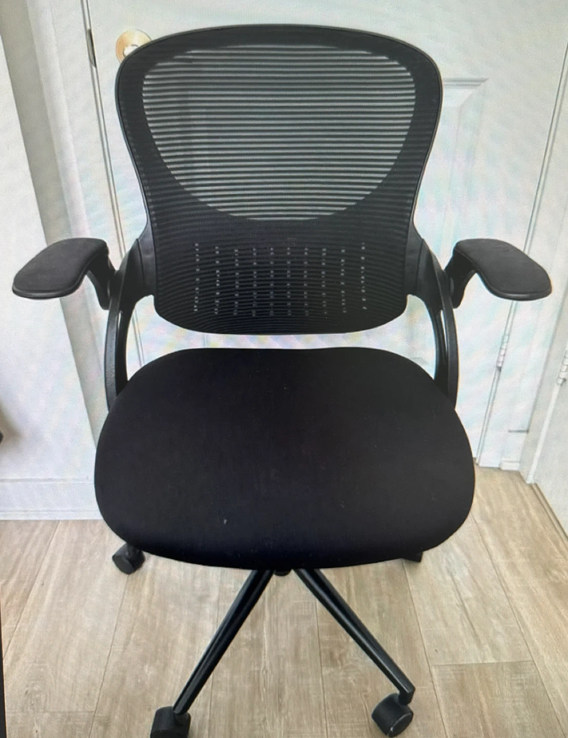Black Mesh Office Chair with Adjustable Height and Tilt
