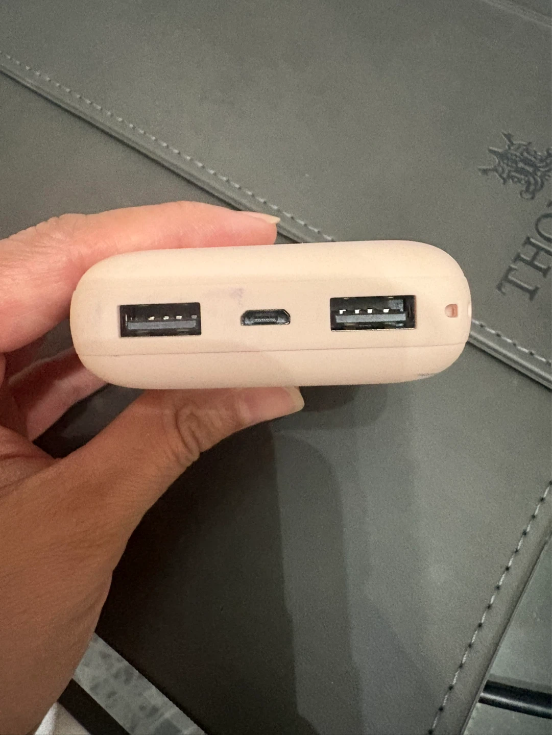 General Supply Goods + Co. 10,000mAh Power Bank - photo 3