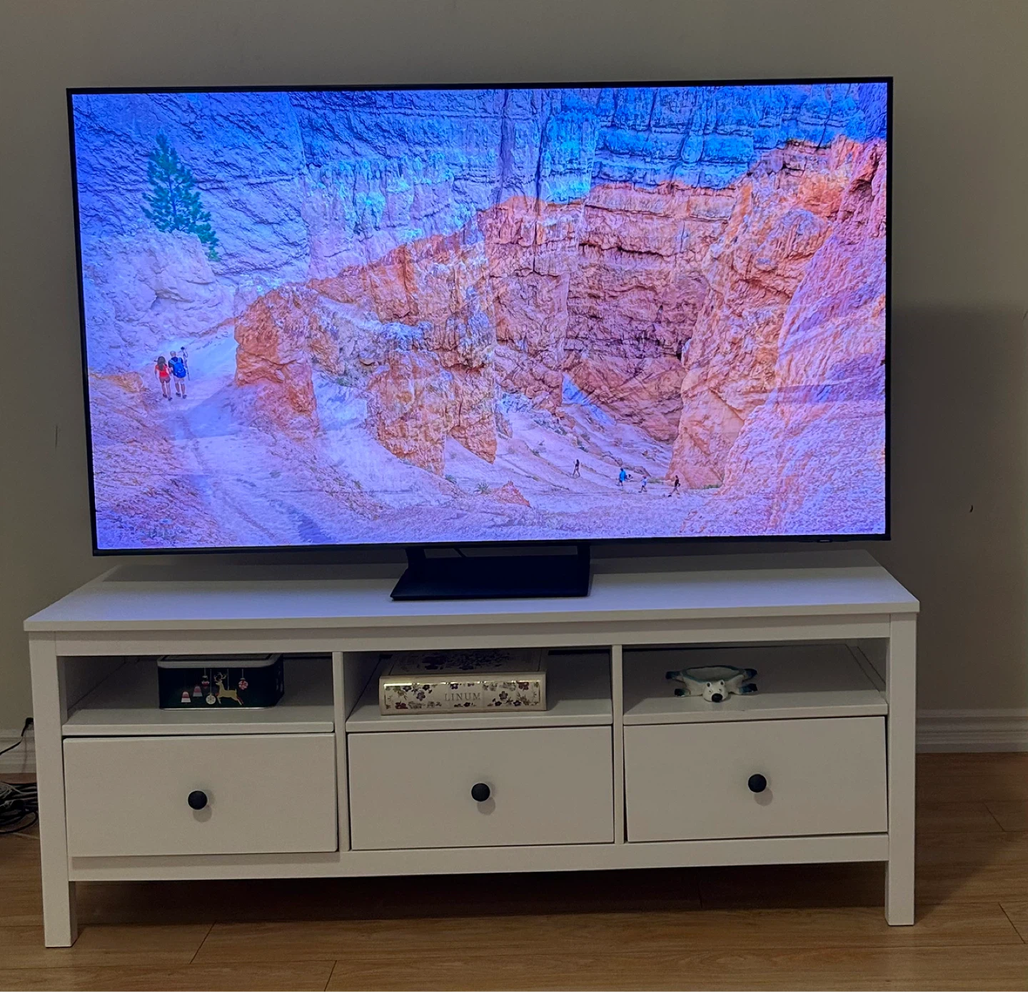 Samsung 65” QLED  Smart TV . - photo 3