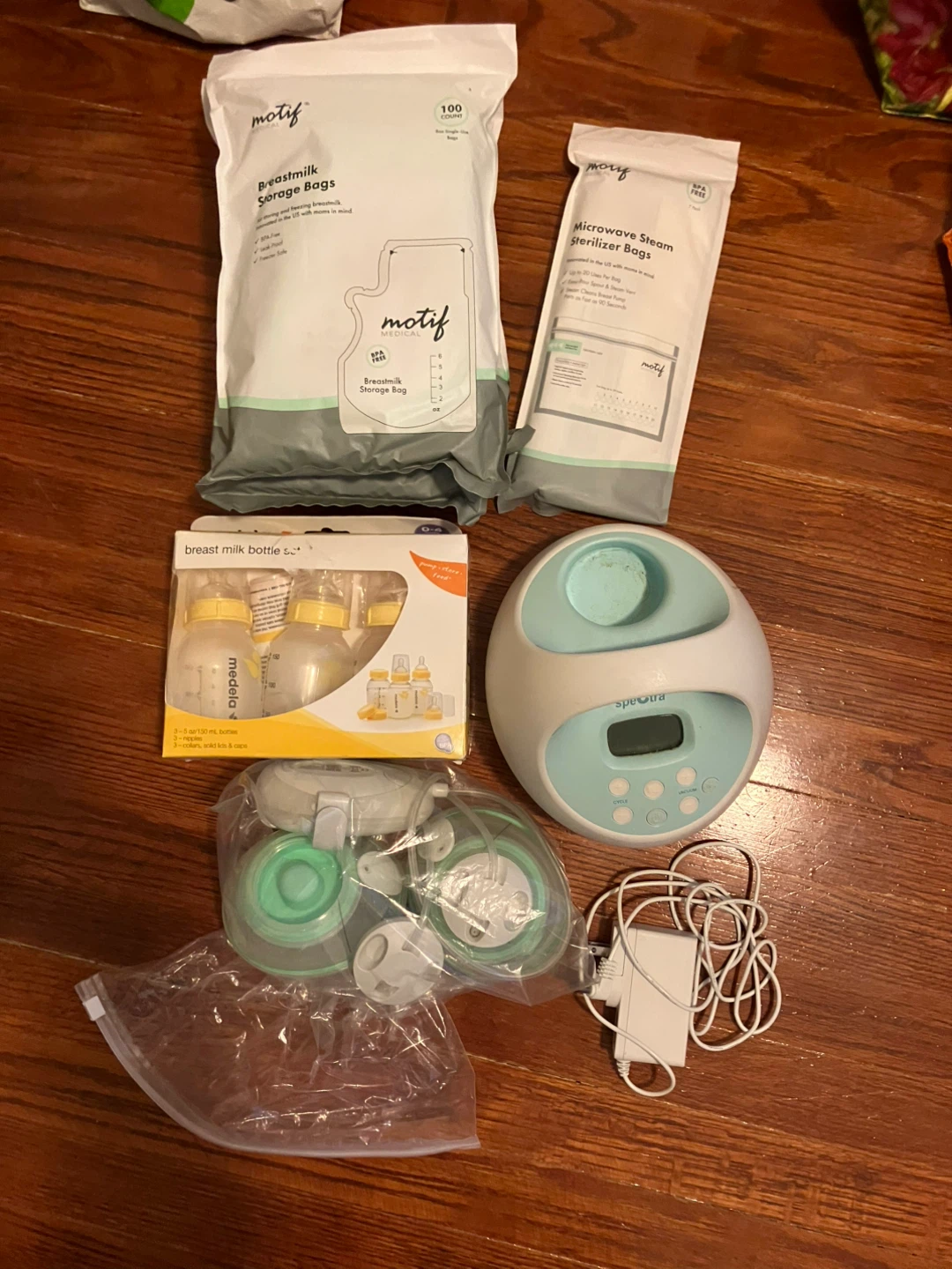 Breastfeeding and baby items - photo 2