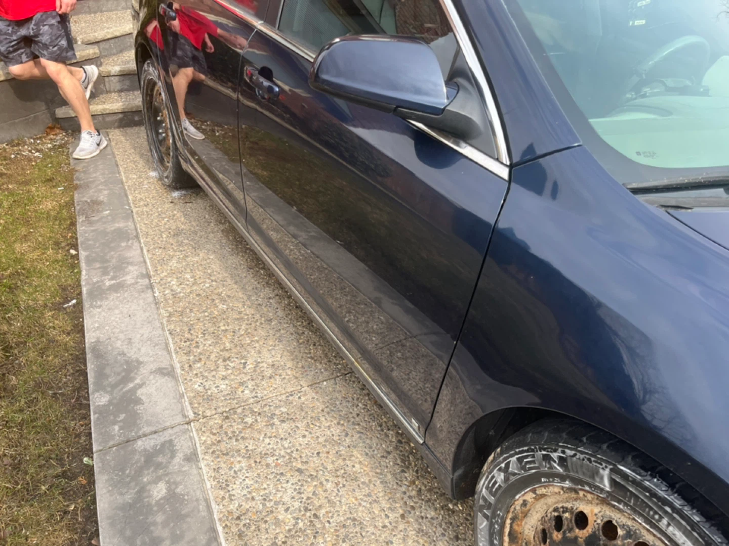 Used Dark Blue Sedan - Chevrolet Malibu - photo 2