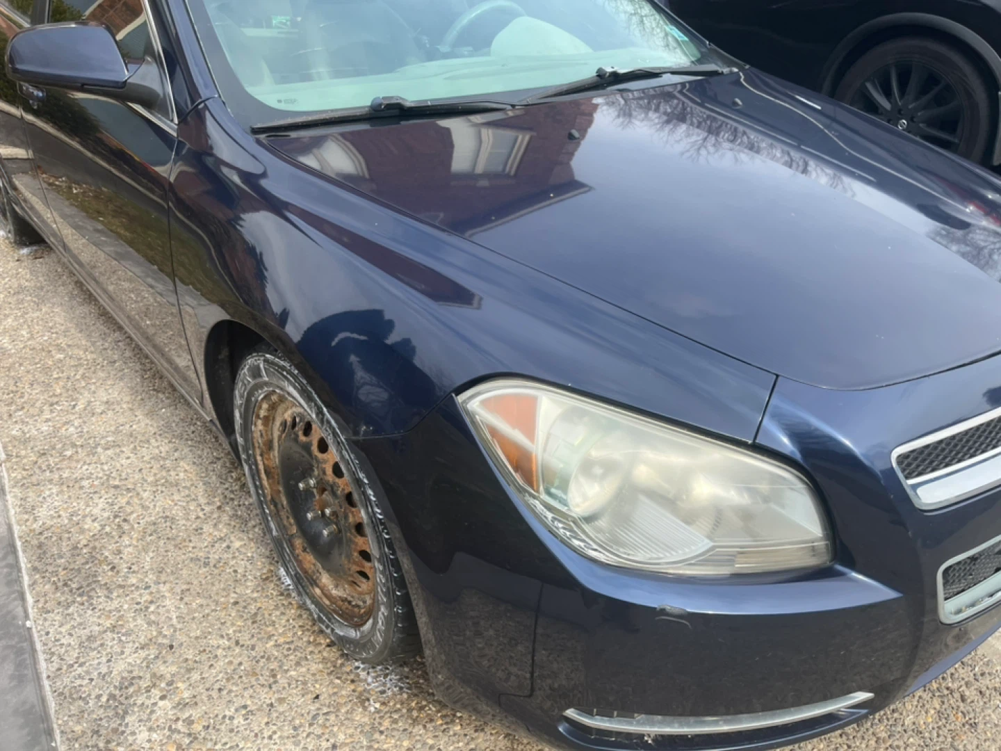 Used Dark Blue Sedan - Chevrolet Malibu - photo 3