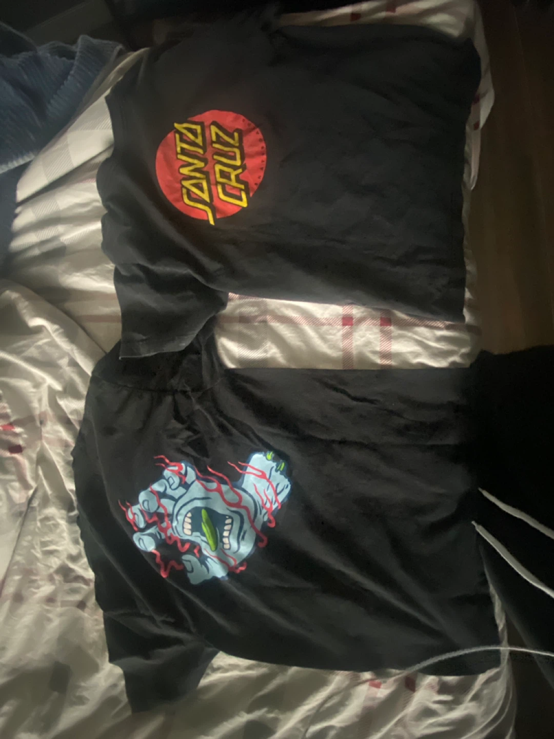 2 SANTA CRUZ BLACK TEES