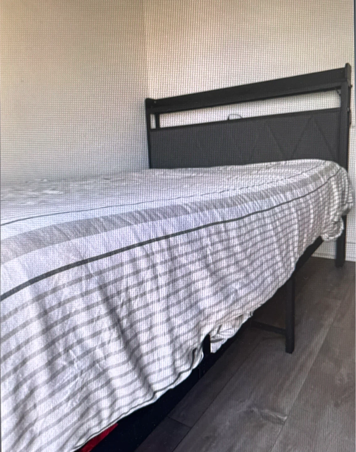 MOVE OUT SALE - NEED GONE TODAY - Double Bed 10 inch Mattress - photo 2