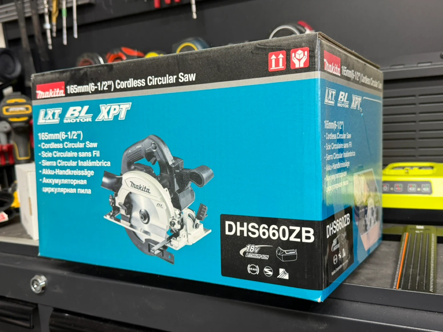 Makita 165mm (6-1/2") Cordless Circular Saw DHS660ZB - photo 2