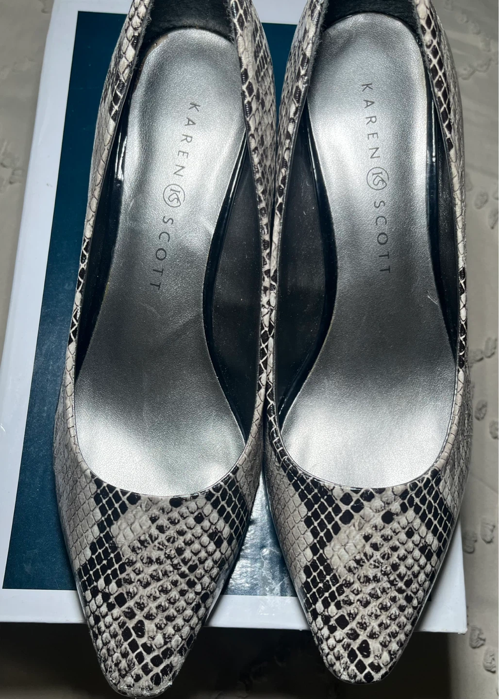 Karen Scott MEAGANN Snake Print Heels - Size 6.5 M - photo 3