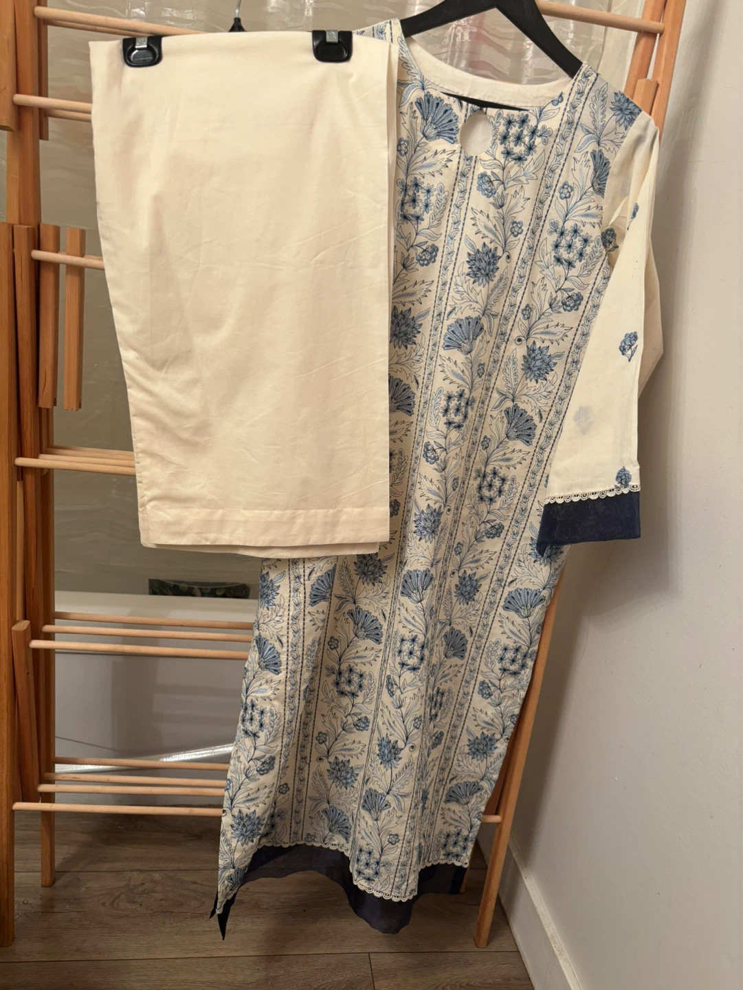 Cream and Blue Floral Print Kurta with Pants - Size Medium