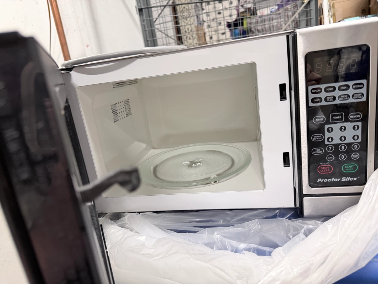 Proctor Silex Stainless Steel Microwave Oven - photo 2