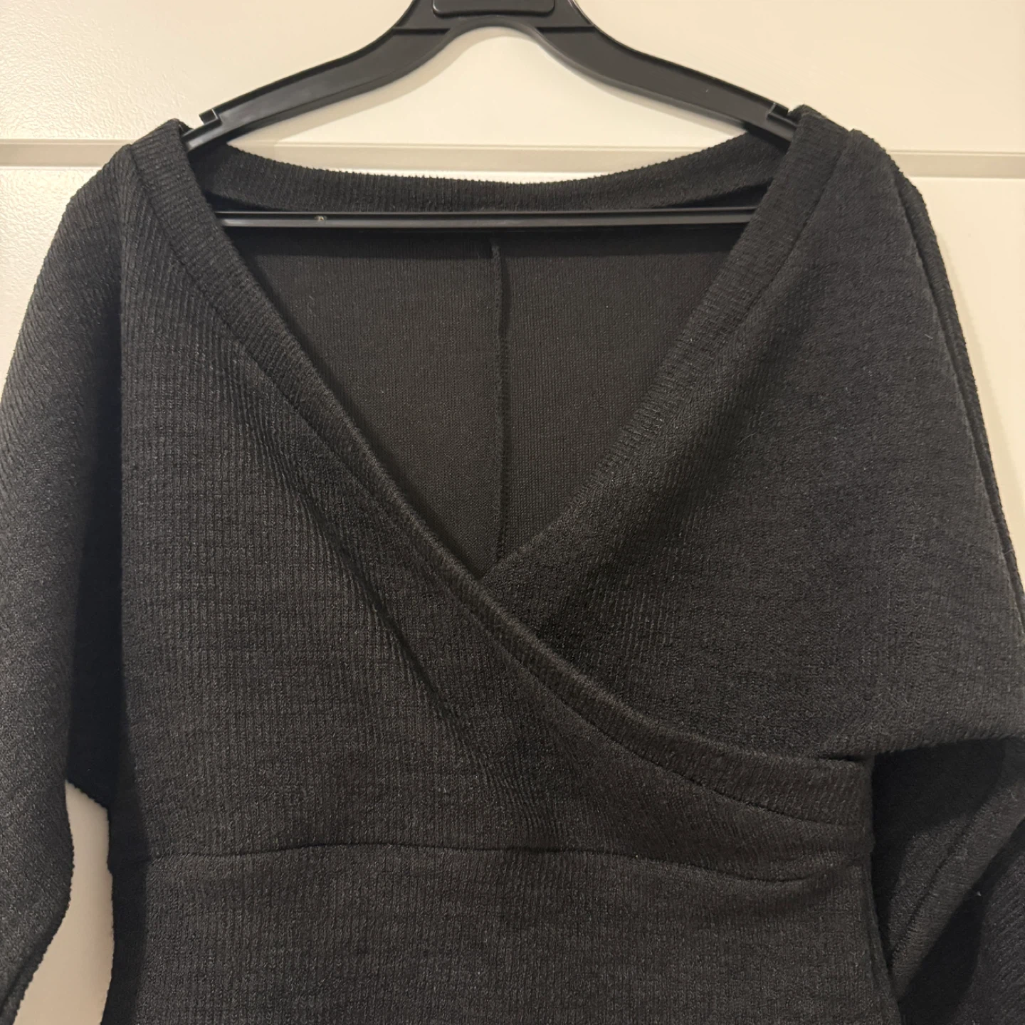 Charcoal cropped v neck sweater size S - photo 2