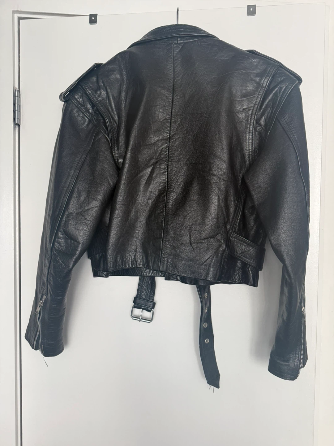 Women’s Vintage Cropped Black Leather Motorcycle Jacket - photo 2