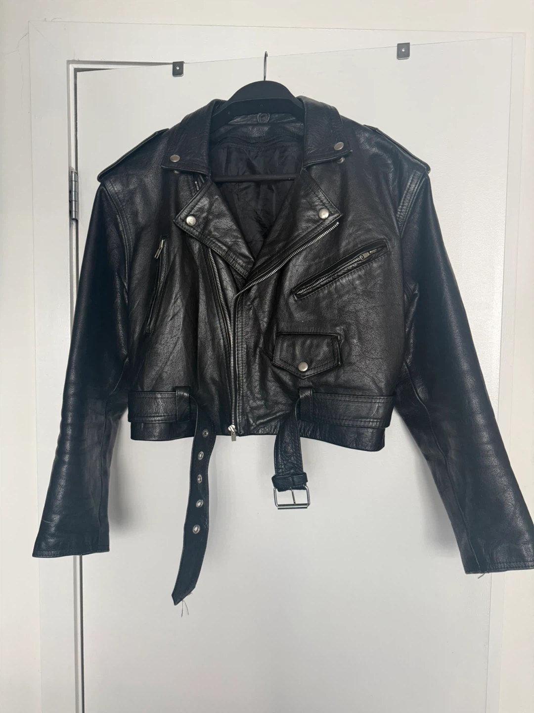 Women’s Vintage Cropped Black Leather Motorcycle Jacket