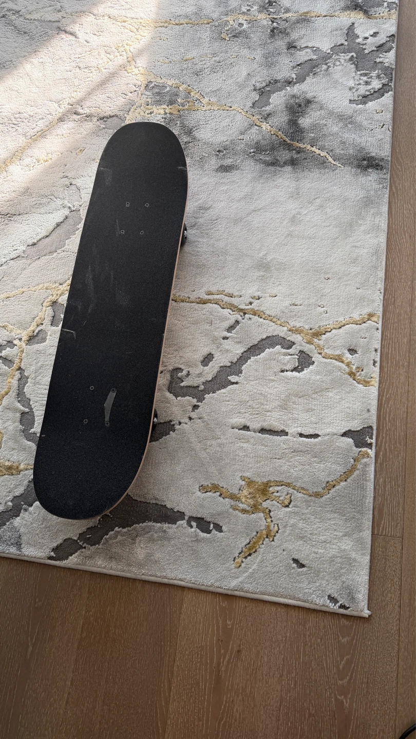 Skateboard with Graphic Design - photo 4