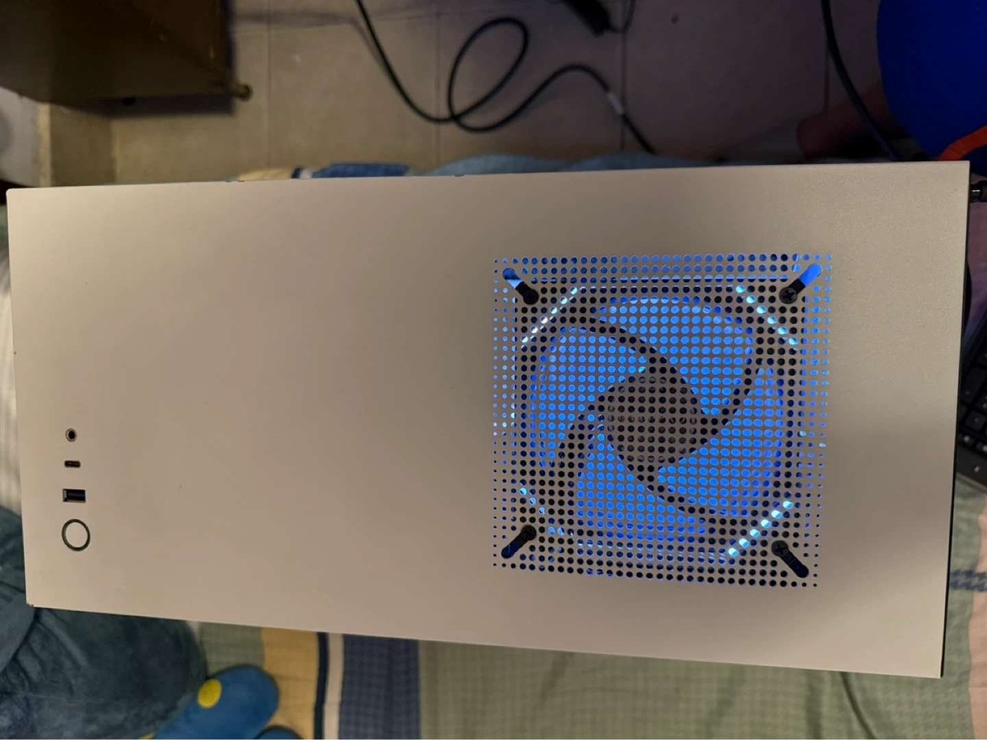 White and black rgb pc - photo 2