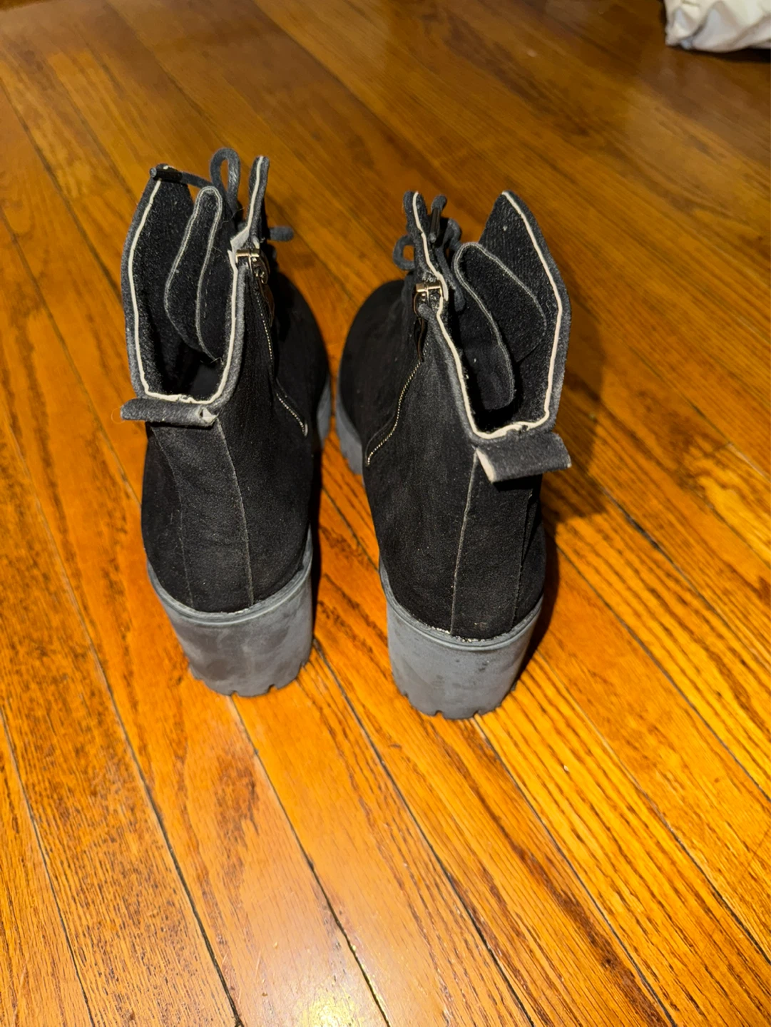 Black Lace-Up Heeled Ankle Boots - photo 4
