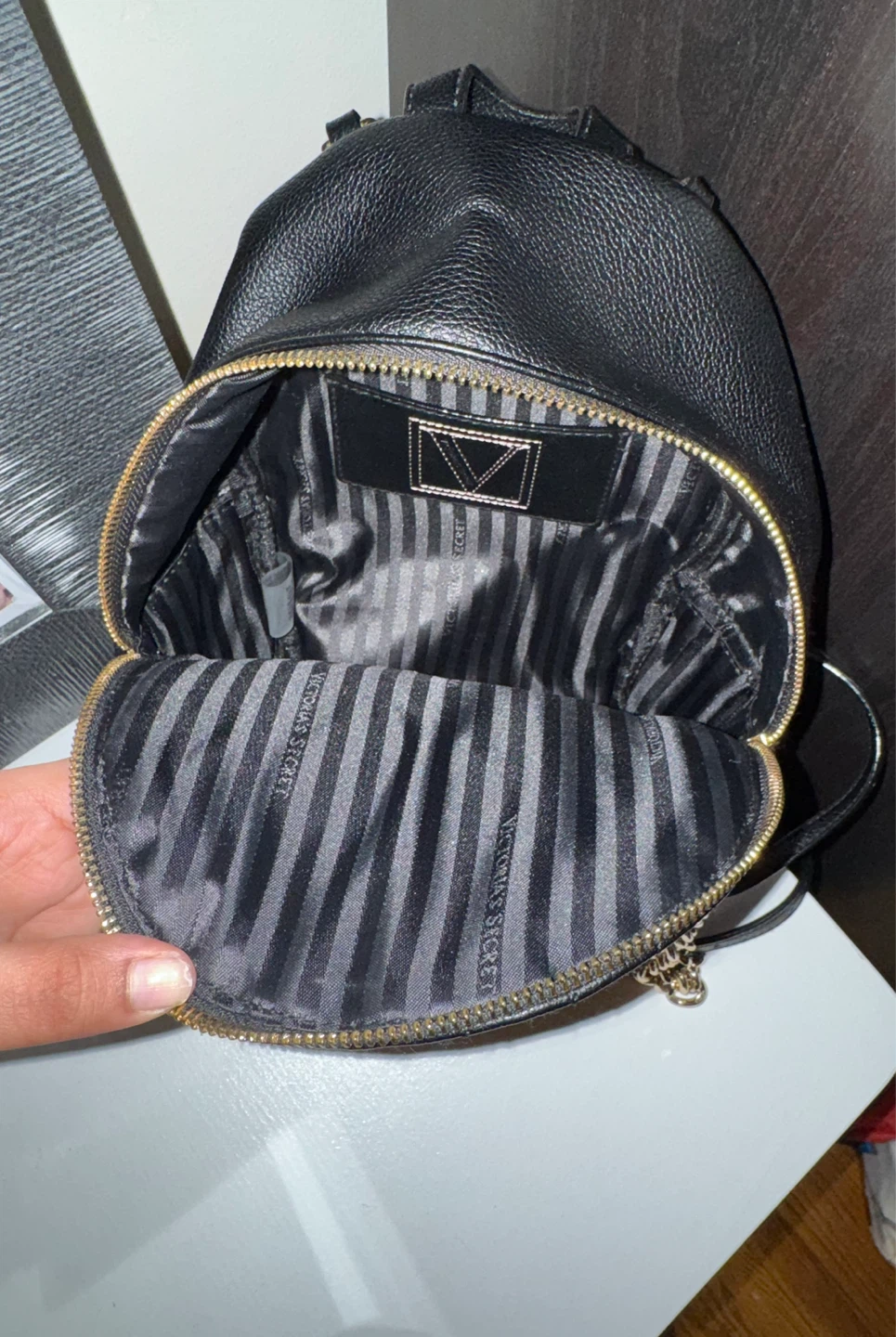 Victoria's Secret Black Quilted Mini Backpack - photo 3