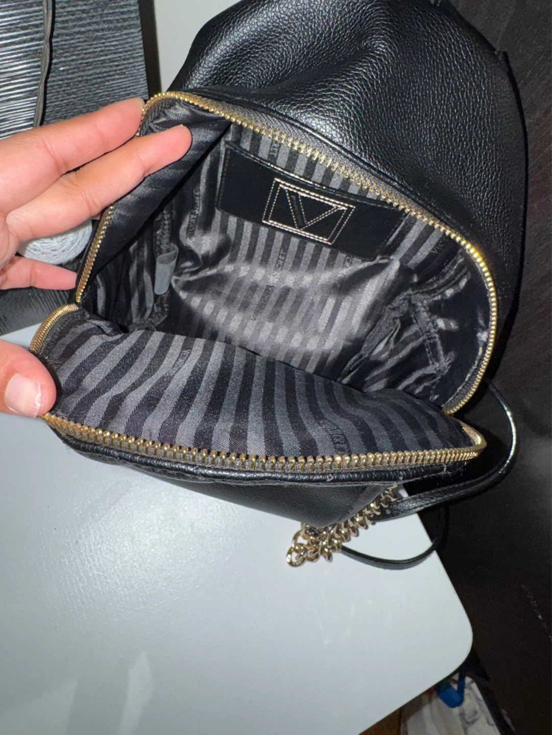 Victoria's Secret Black Quilted Mini Backpack - photo 4