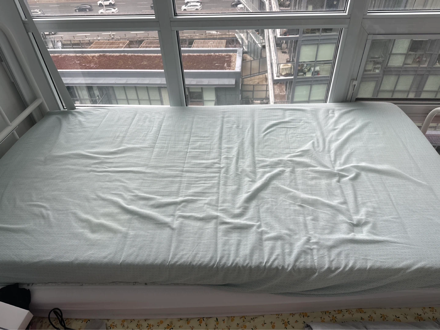 Single bed mattress