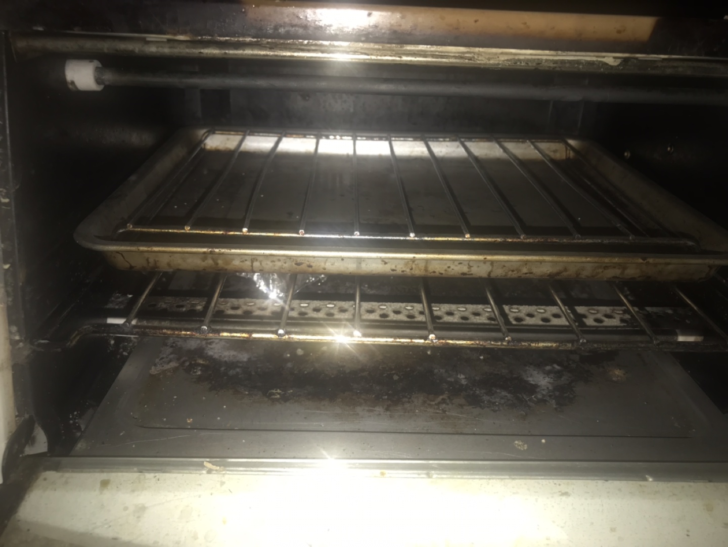 Proctor Silex Toaster Oven - Not pretty but works good - photo 2