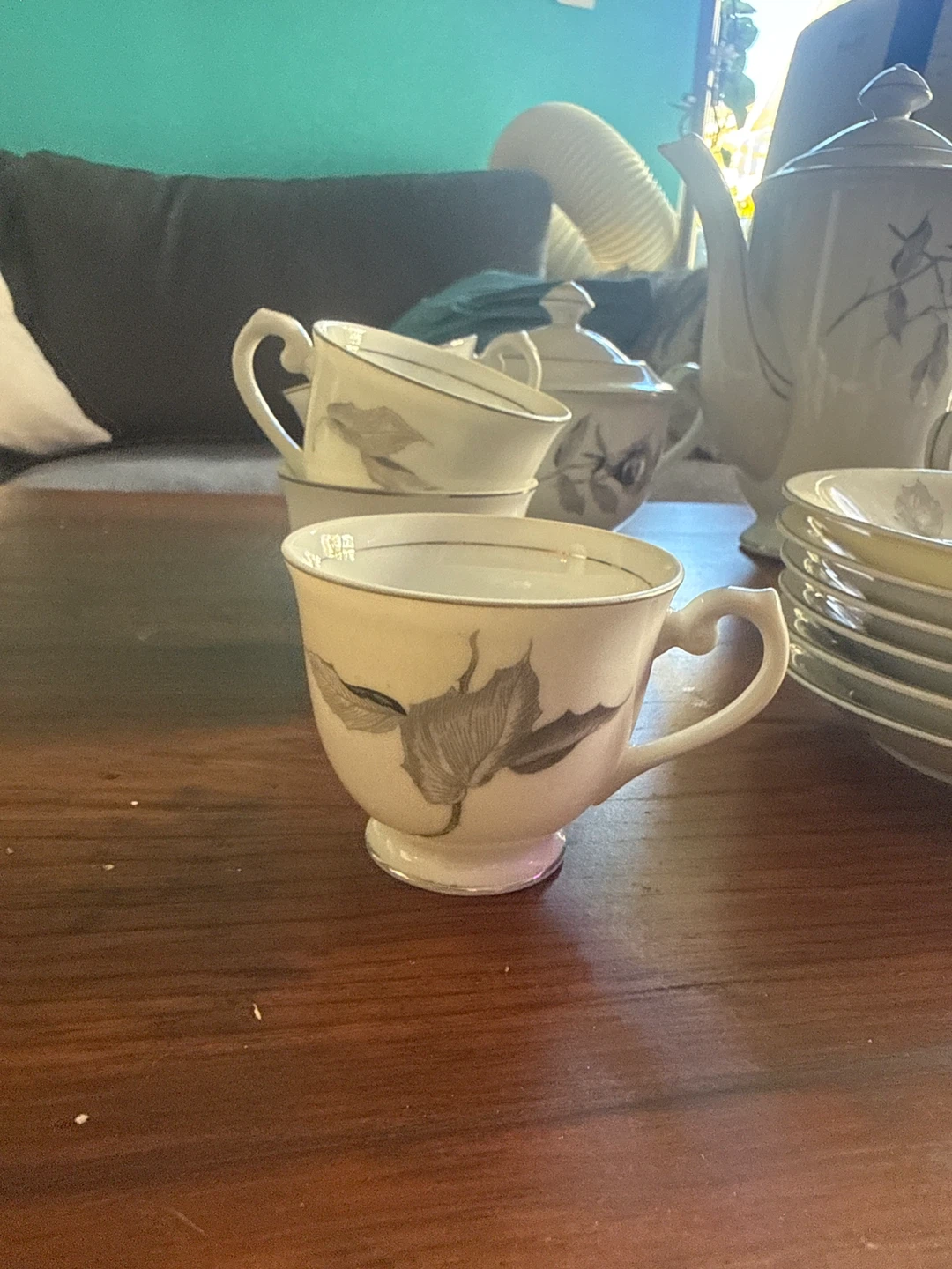 Vintage White Rose Tea Set - photo 4