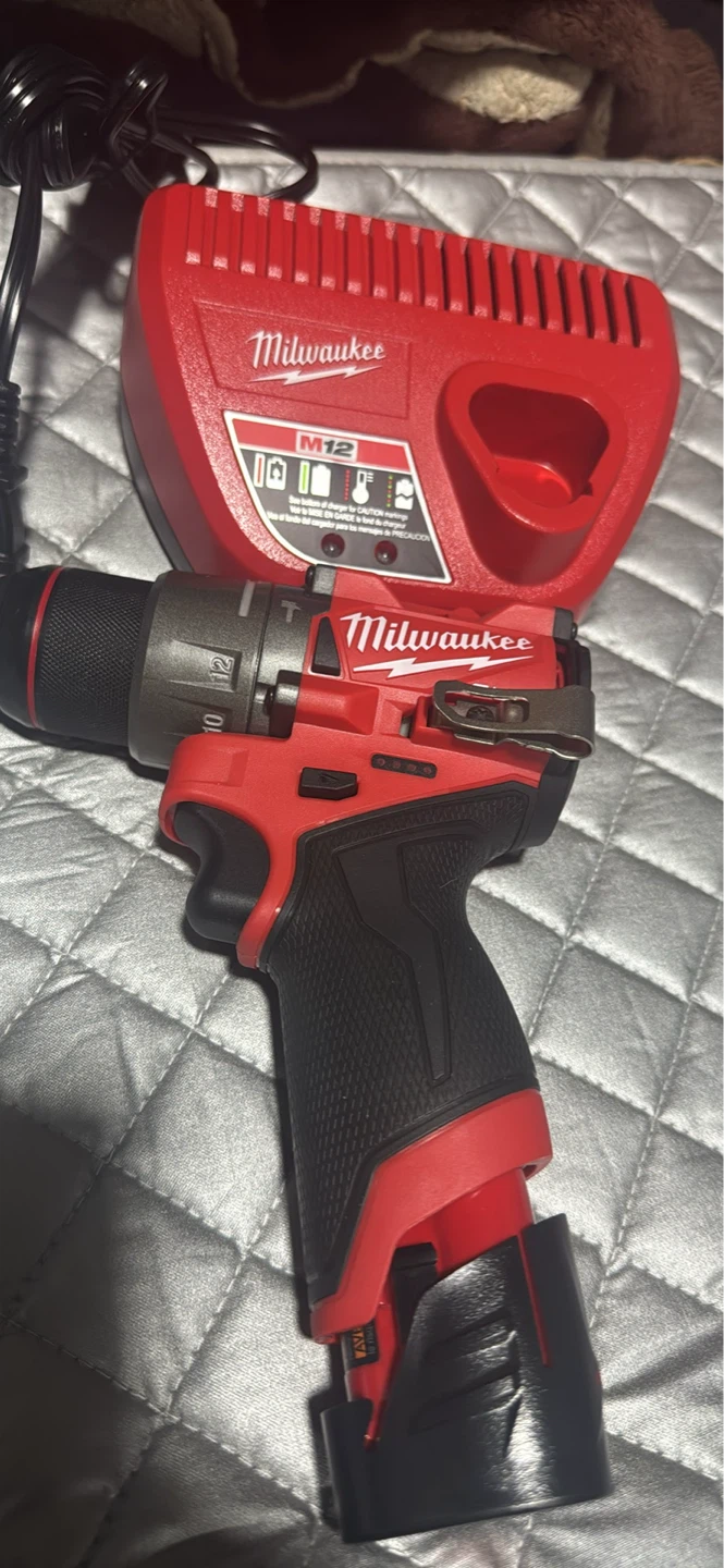 Milwaukee M12 Fuel Cordless Drill with Charger - photo 2