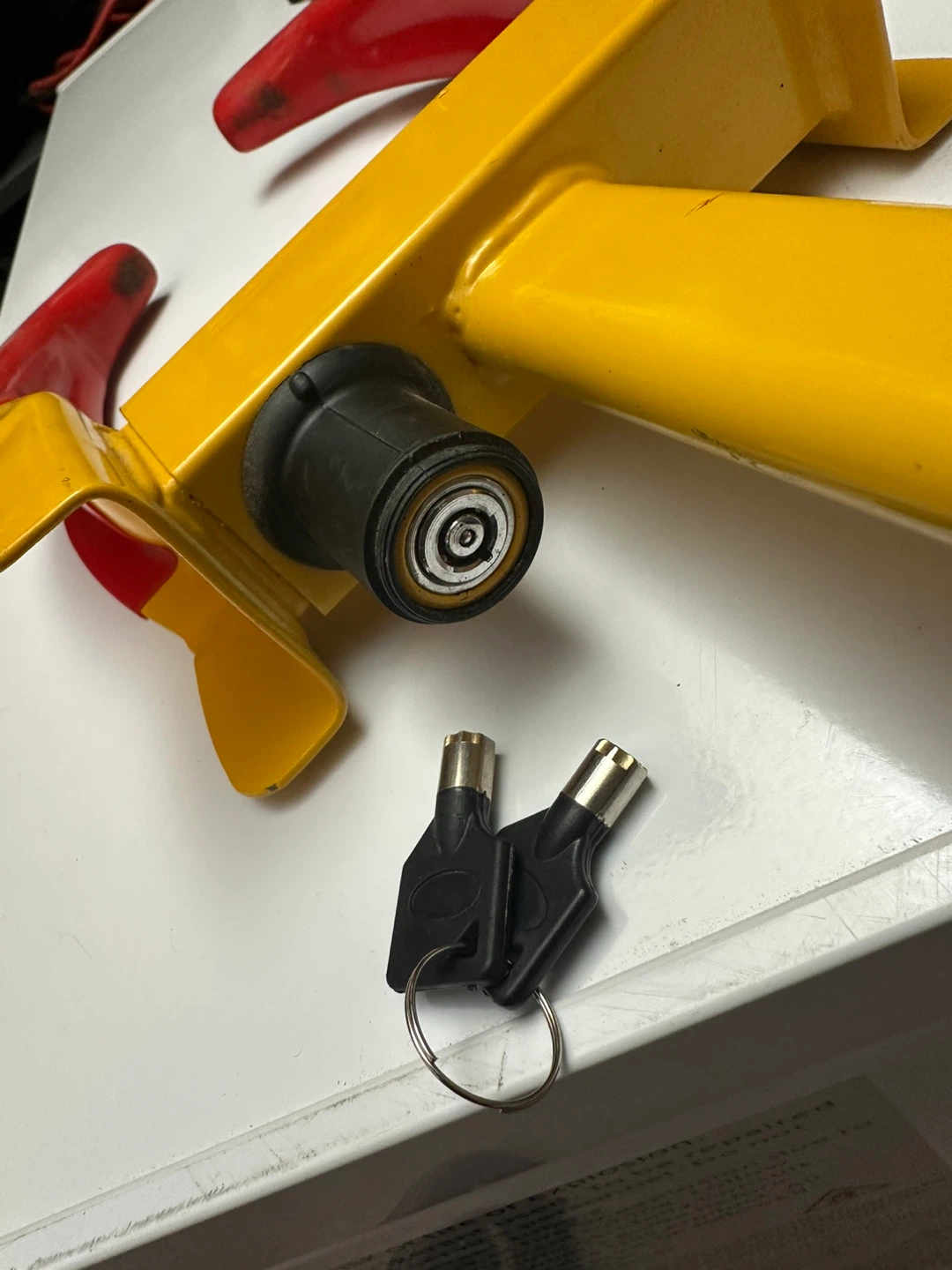 Yellow and Red Wheel Clamp Lock with 2 Keys - photo 2