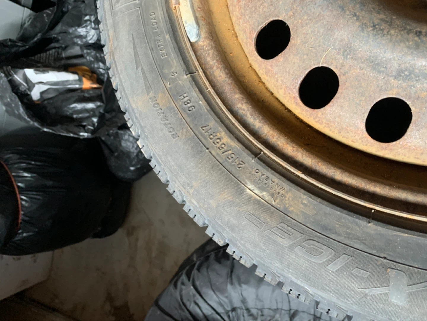Michelin X-Ice Winter Tire with Steel Rim 215/55R17