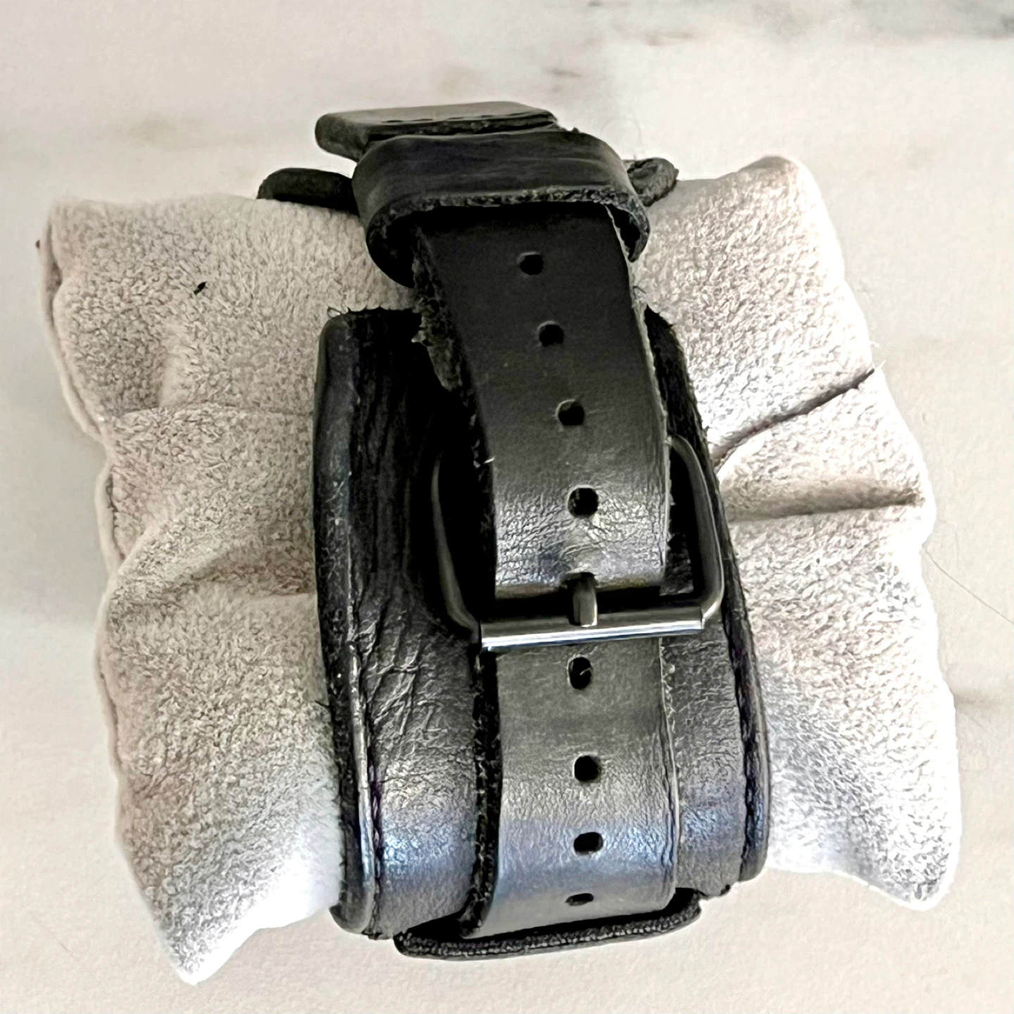 Nixon "Axe" leather cuff watch, Black / Matte Gunmetal - photo 4